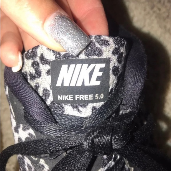 nike free runs - Picture 2 of 4